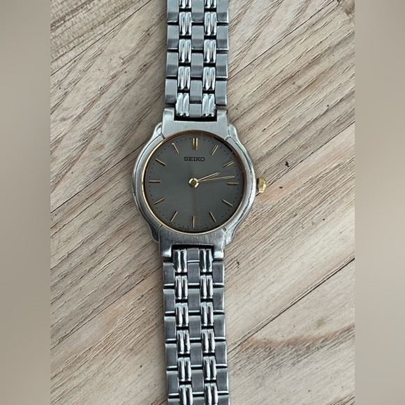 Seiko Silver and Gold Classic Dress Watch main image 8